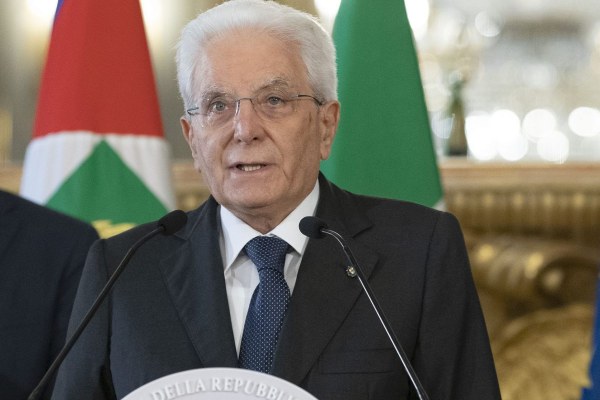 Stop di Mattarella: troppe Giornate nazionali